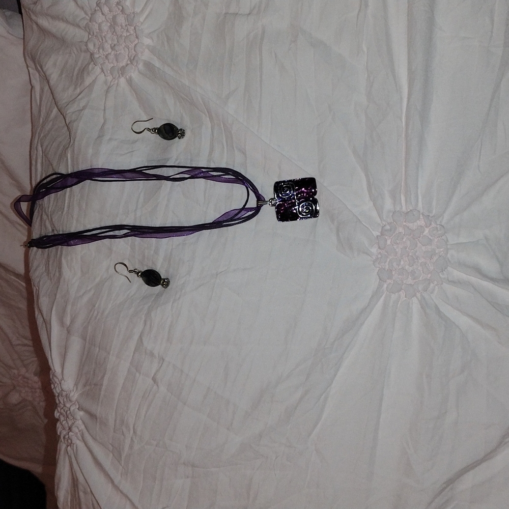 earring and neckless set